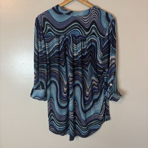 Cocomo Woman NEW Blue Wavy Geometric Blouse Pleated Top Sz 1X - Picture 8 of 10